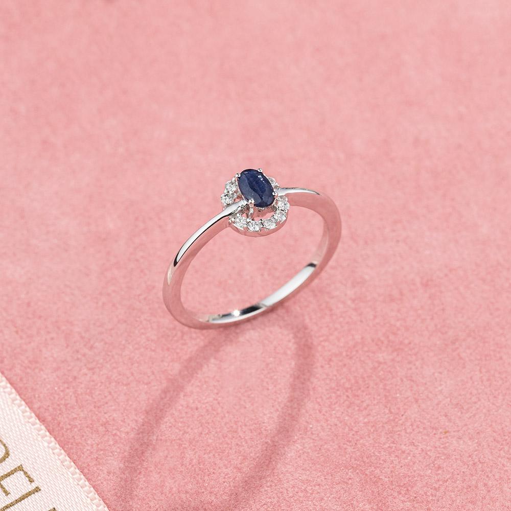 Prsten sa ovalnim safirom 0.32ct i dijamantima 0.09ct